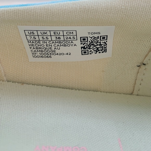 Toms Slip-on Shoes - Picture 11 of 15